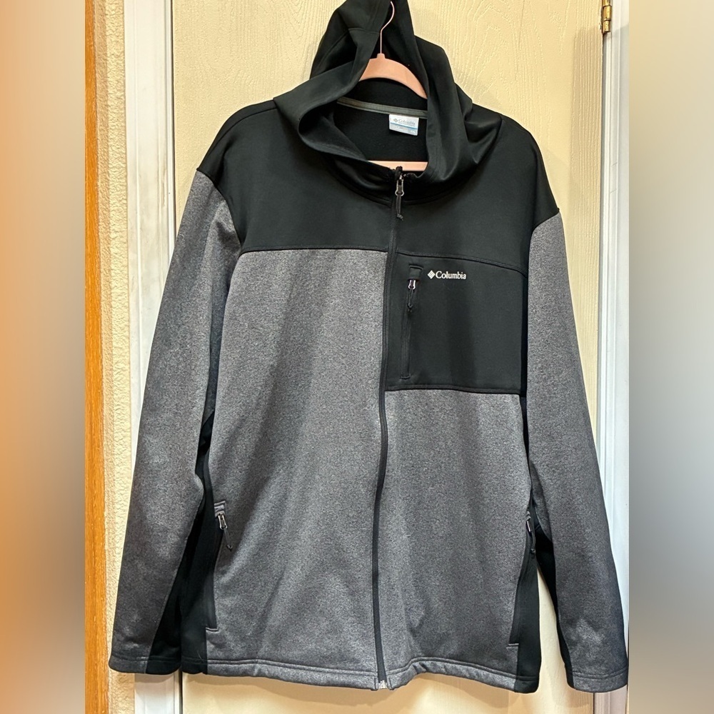 Columbia Unisex Black and Gray Performance Jacket